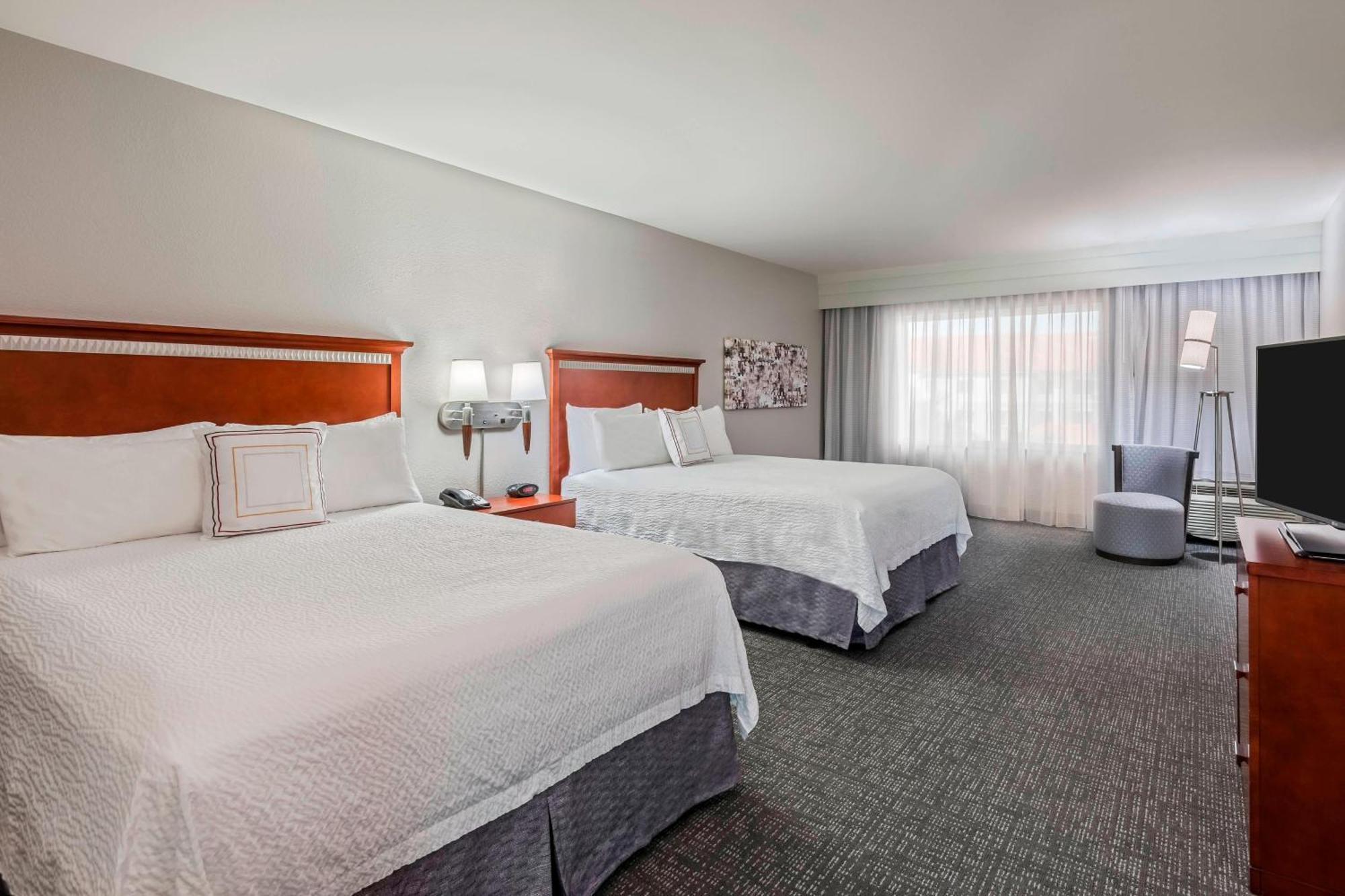Courtyard Fort Myers At I-75 And Gulf Coast Town Center Estero Bagian luar foto