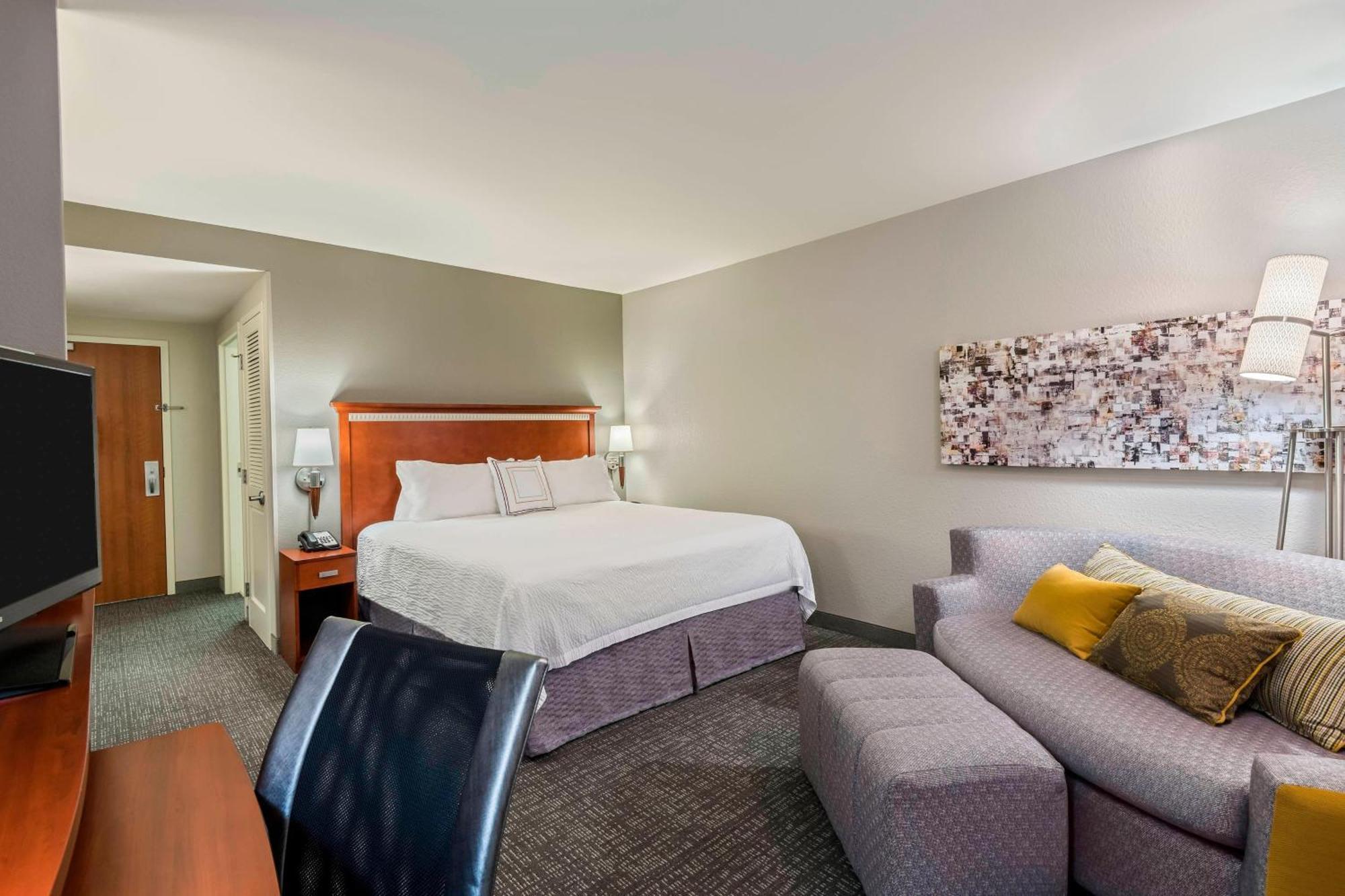 Courtyard Fort Myers At I-75 And Gulf Coast Town Center Estero Bagian luar foto