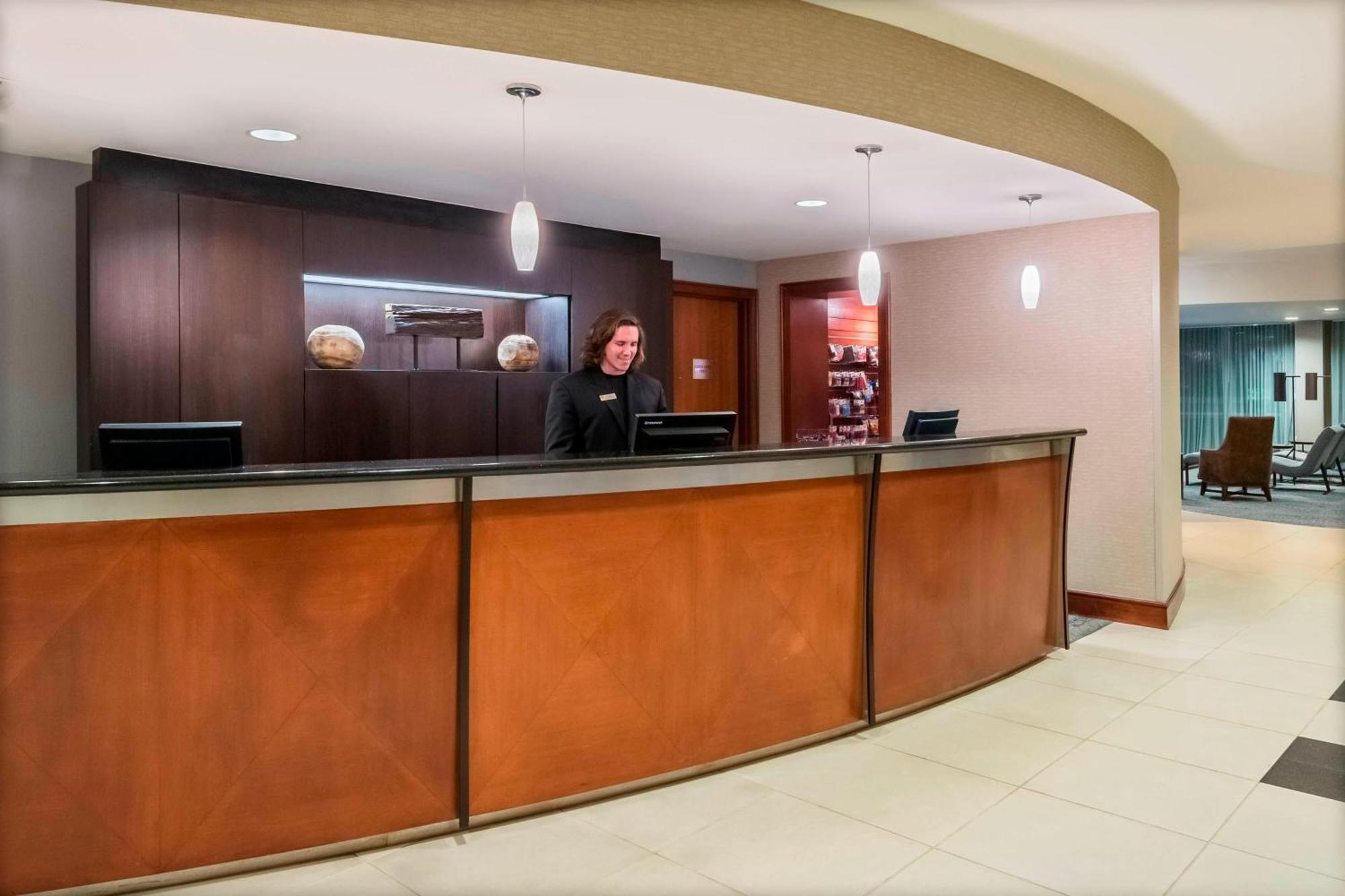 Courtyard Fort Myers At I-75 And Gulf Coast Town Center Estero Bagian luar foto