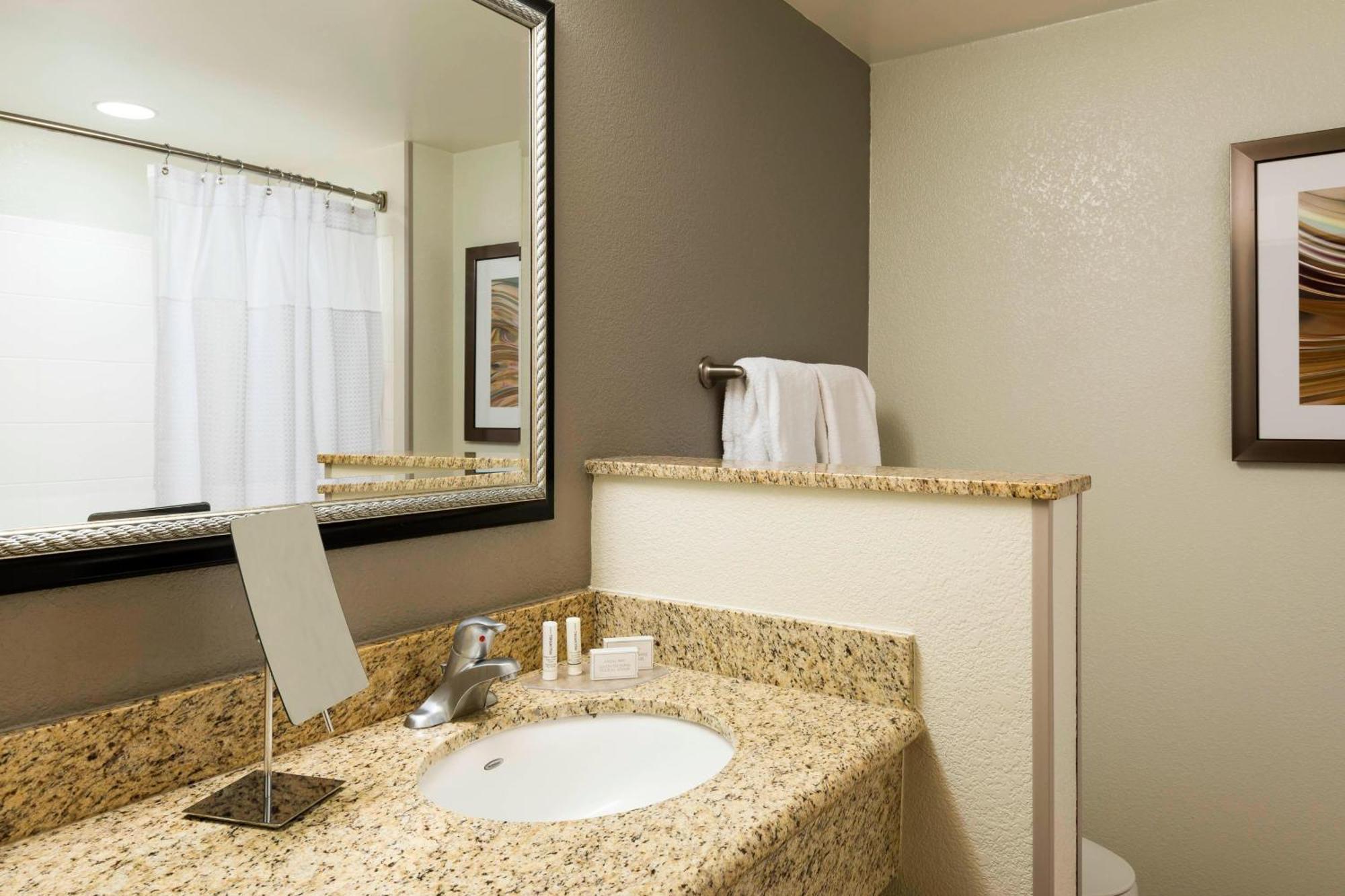 Courtyard Fort Myers At I-75 And Gulf Coast Town Center Estero Bagian luar foto