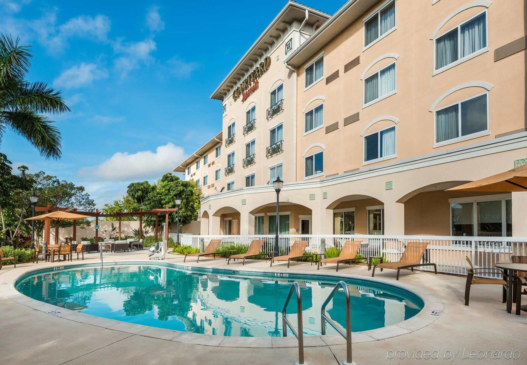 Courtyard Fort Myers At I-75 And Gulf Coast Town Center Estero Bagian luar foto