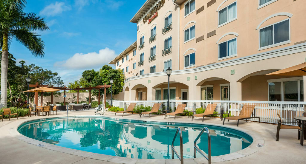 Courtyard Fort Myers At I-75 And Gulf Coast Town Center Estero Bagian luar foto